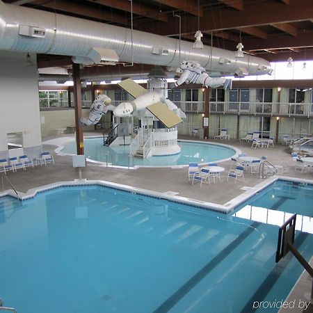 Atrium Hotel & Conference Center Hutchinson Exteriör bild