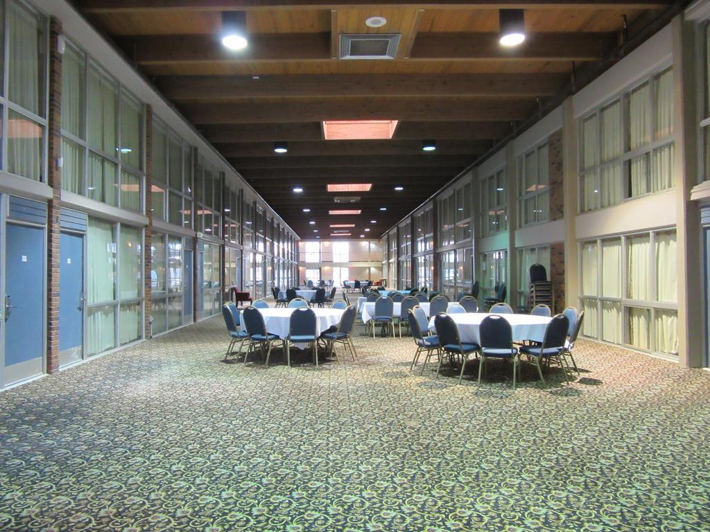 Atrium Hotel & Conference Center Hutchinson Exteriör bild